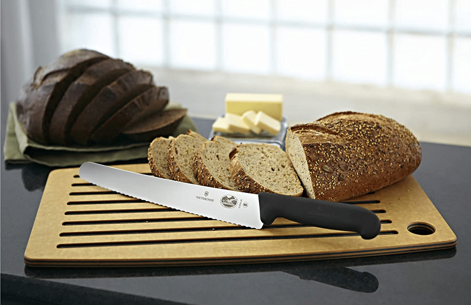 The perfect knife can make your kitchen experience great, the bread knife.